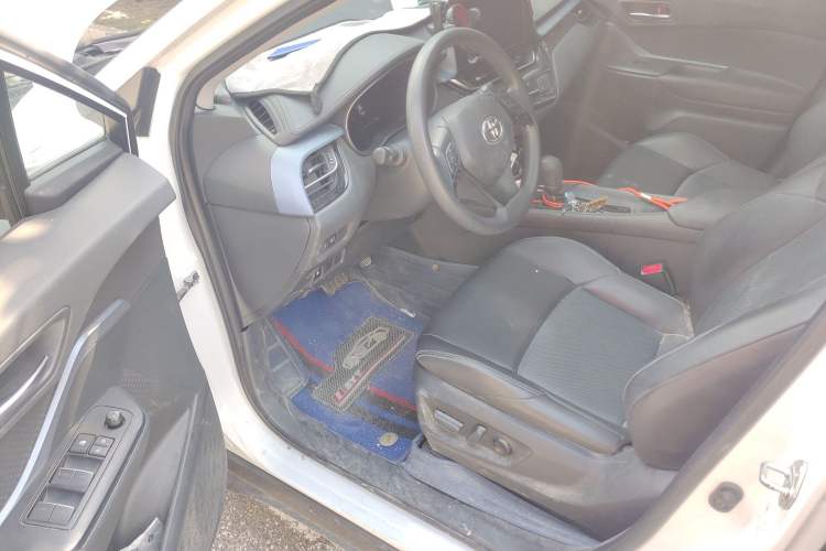 Used Toyota IZOA 2023 2.0L Enjoy Edition Driver Seat