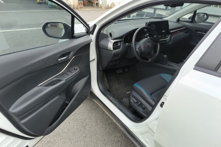 Used Toyota IZOA 2023 2.0L YiXiang CARE Edition Driver Seat