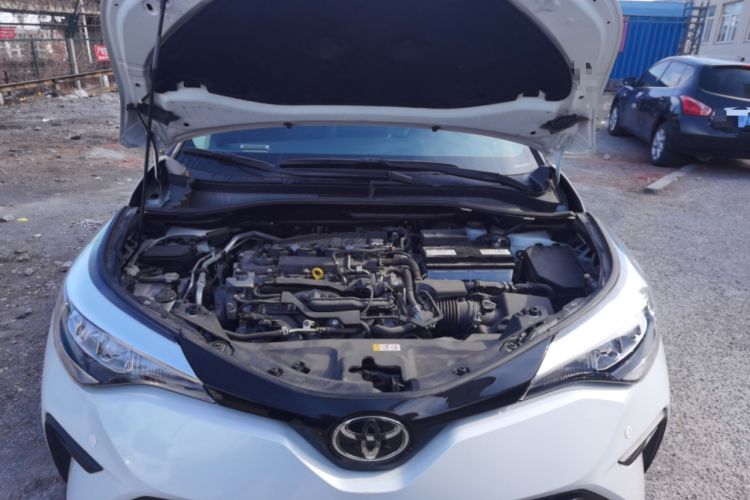Used Toyota IZOA 2023 2.0L 20th Anniversary Platinum Edition Engine Bay
