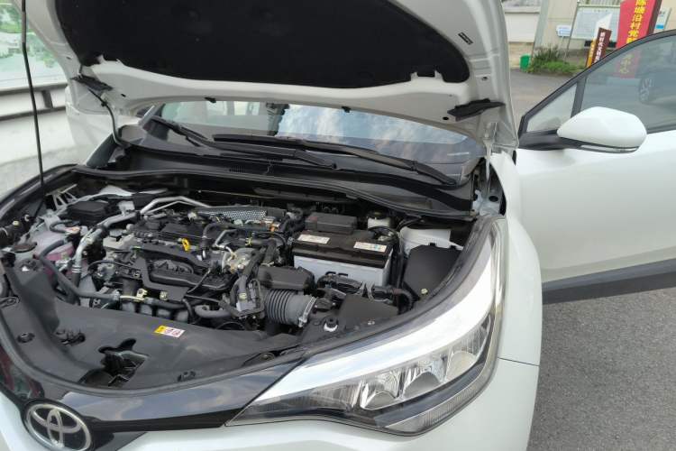 Used Toyota IZOA 2023 2.0L YiXiang CARE Edition Engine Bay Left