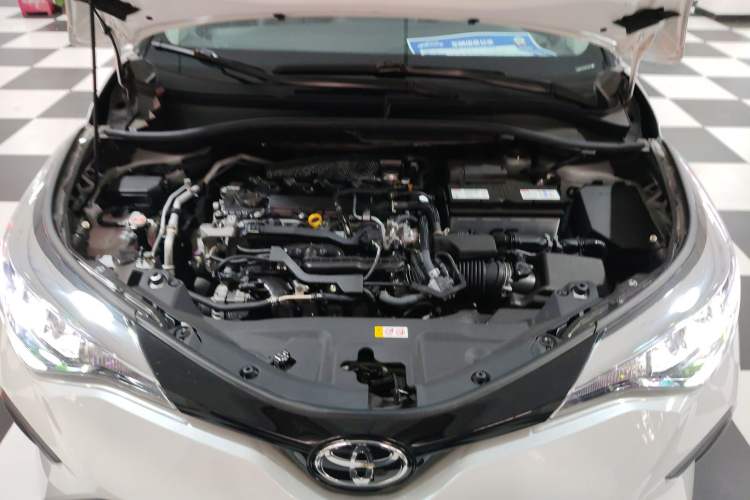 Used Toyota IZOA 2023 2.0L Yixing Version Engine Bay