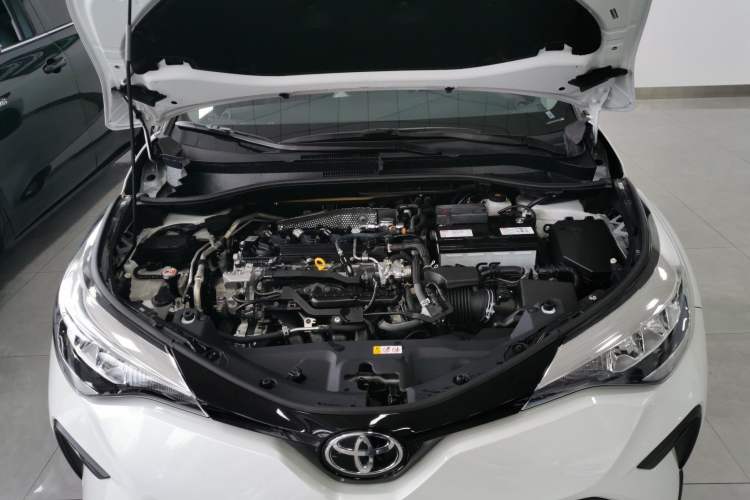 Used Toyota IZOA 2023 2.0L Enjoy Edition Engine Bay