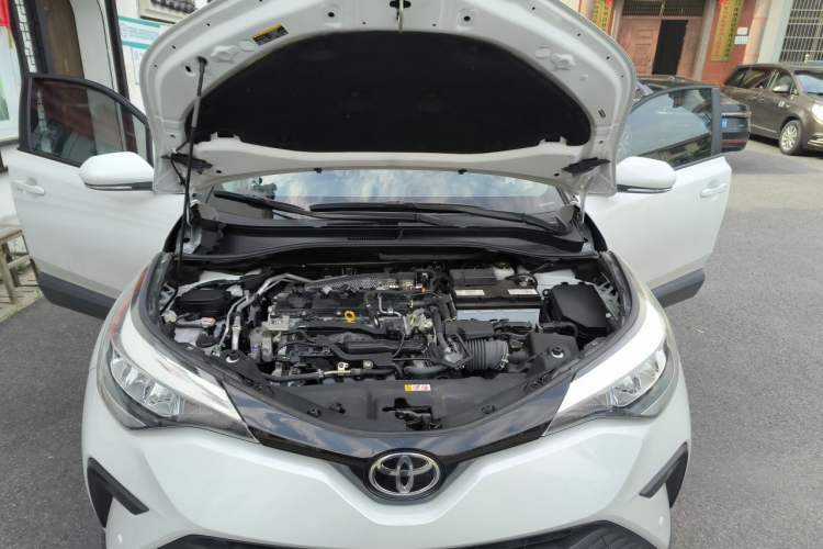 Used Toyota IZOA 2023 2.0L YiXiang CARE Edition Engine Bay