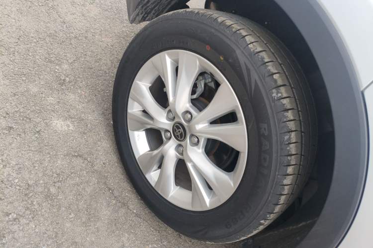 Used Toyota IZOA 2023 2.0L Yixing Version Exterior 5