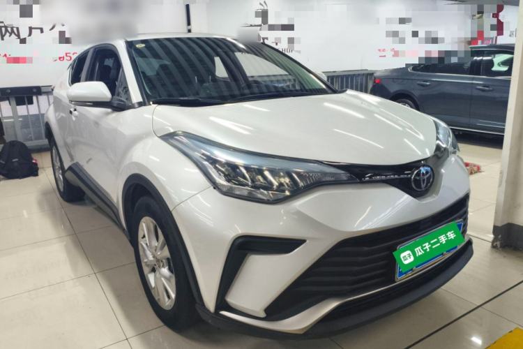 Used Toyota IZOA 2023 2.0L Enjoy Edition Front Right 45 Deg