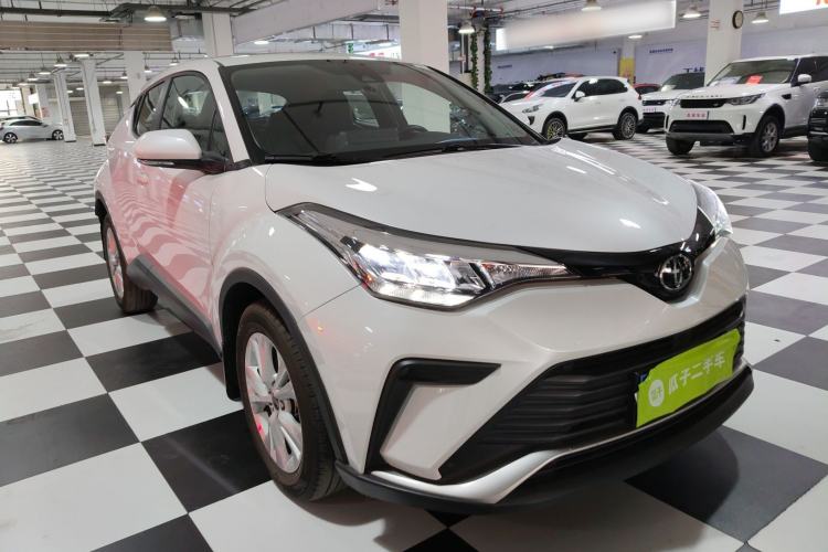 Used Toyota IZOA 2023 2.0L Yixing Version Front Right 45 Deg
