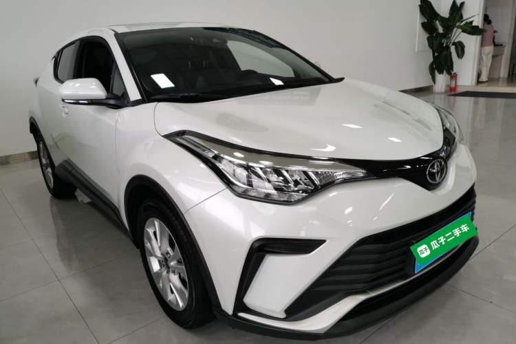 Used Toyota IZOA 2023 2.0L Enjoy Edition Front Right 45 Deg