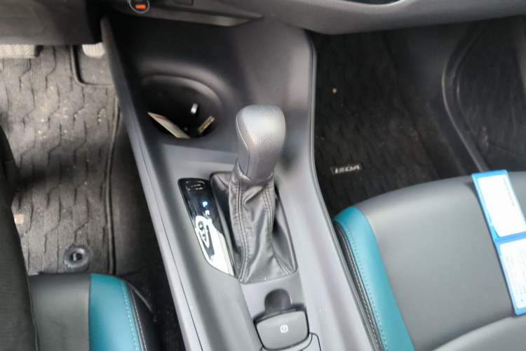 Used Toyota IZOA 2023 2.0L YiXiang CARE Edition Gear Lever