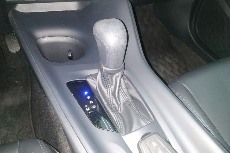 Used Toyota IZOA 2023 2.0L Enjoy Edition Gear Lever