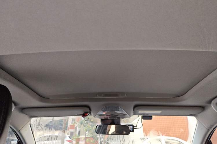 Used Toyota IZOA 2023 Dual-Motor 2.0L Yixiang Edition Headliner