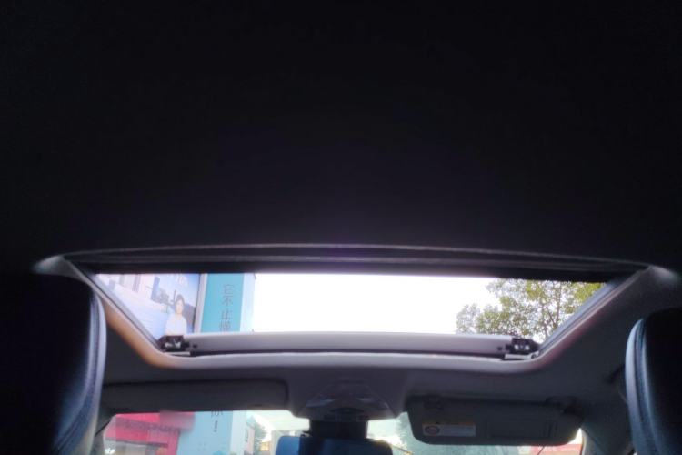 Used Toyota IZOA 2023 Dual-Motor 2.0L Yichi Edition Headliner