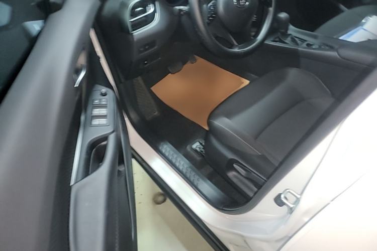 Used Toyota IZOA 2023 2.0L Yixing Version Left Front Seat
