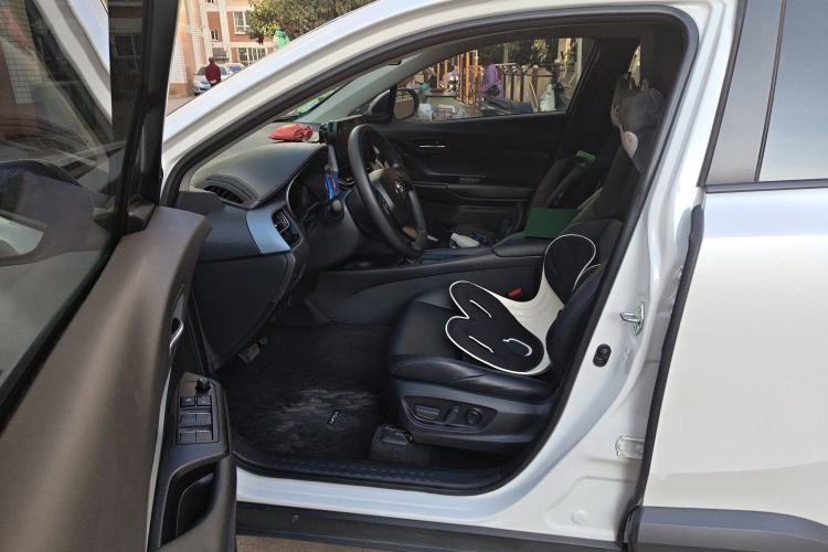 Used Toyota IZOA 2023 Dual-Motor 2.0L Yixiang Edition Left Front Seat