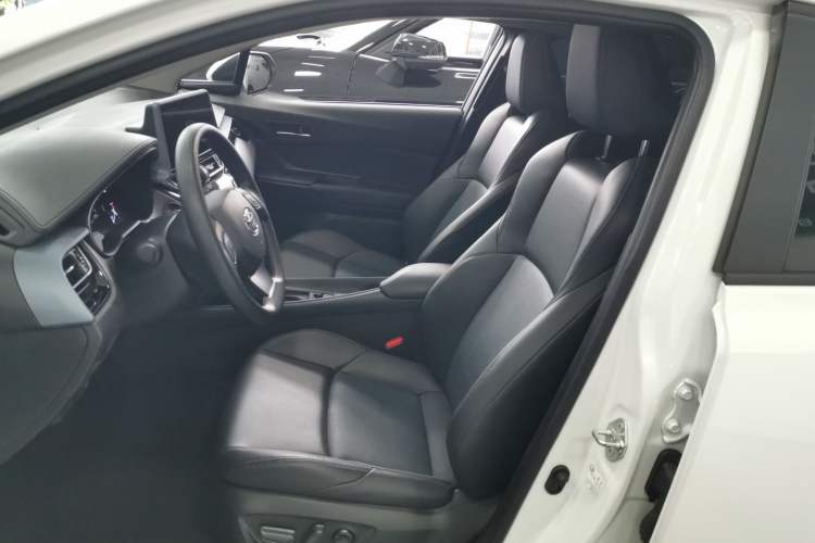 Used Toyota IZOA 2023 2.0L Enjoy Edition Left Front Seat