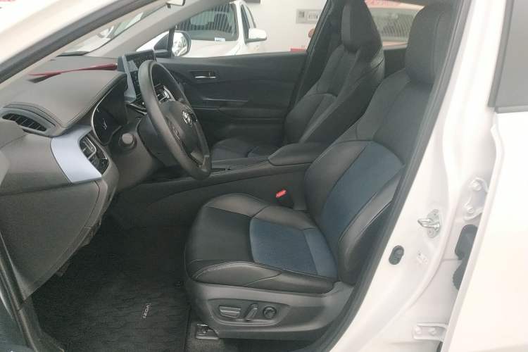 Used Toyota IZOA 2023 2.0L Enjoy Edition Left Front Seat