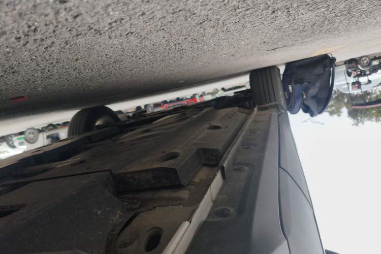 Used Toyota IZOA 2023 2.0L Yixing Version Left Side Sill