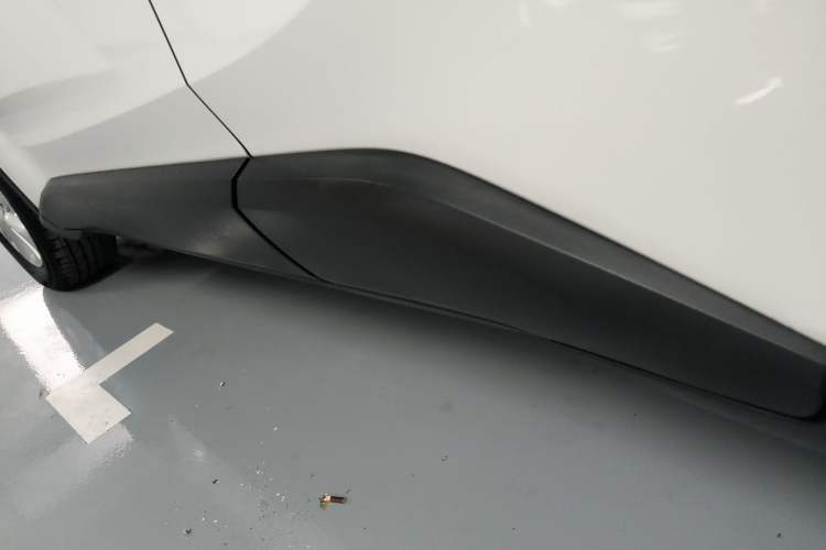 Used Toyota IZOA 2023 2.0L Enjoy Edition Left Side Sill