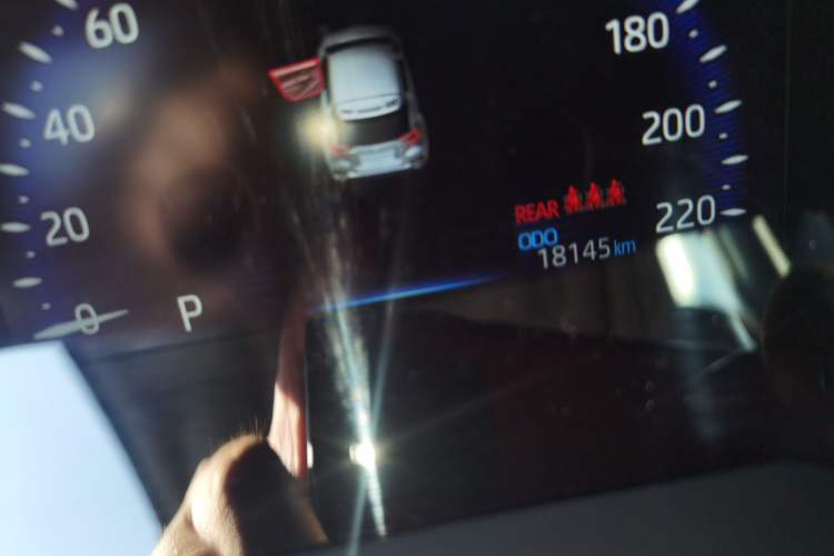 Used Toyota IZOA 2023 2.0L 20th Anniversary Platinum Edition Odometer Close Up