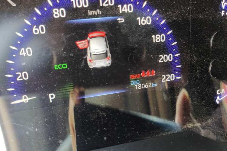 Used Toyota IZOA 2023 2.0L Enjoy Edition Odometer Close Up