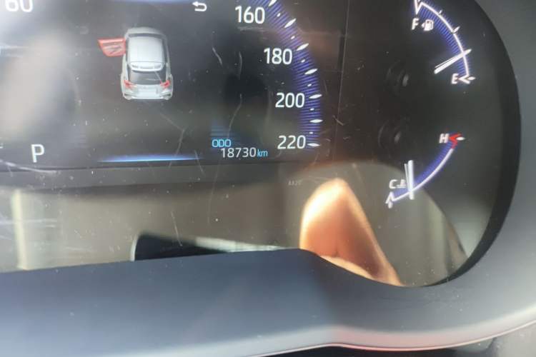 Used Toyota IZOA 2023 2.0L Enjoy Edition Odometer Close Up