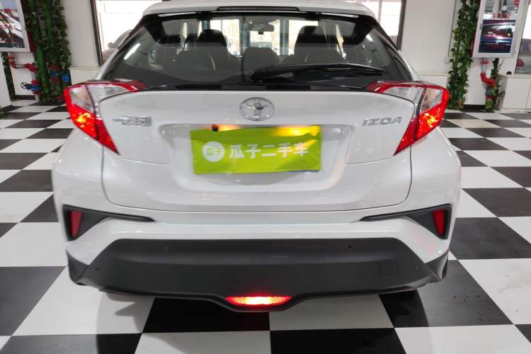 Used Toyota IZOA 2023 2.0L Yixing Version Rear