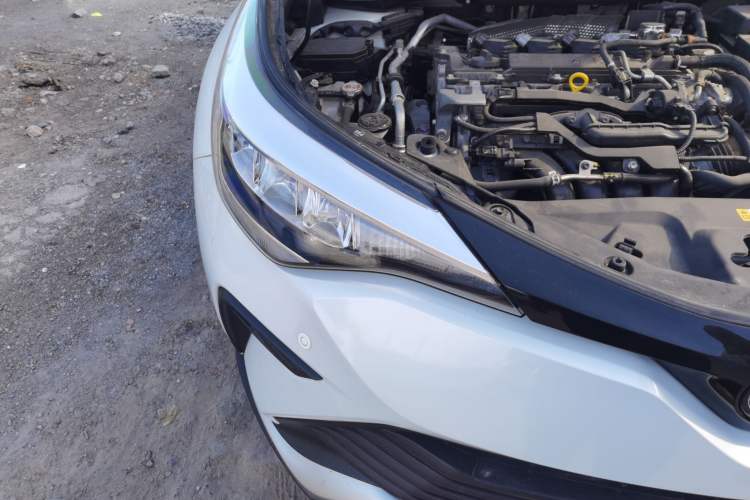 Used Toyota IZOA 2023 2.0L 20th Anniversary Platinum Edition Right Front Headlight