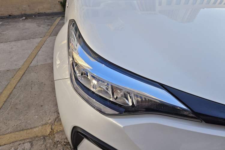 Used Toyota IZOA 2023 Dual-Motor 2.0L Yixiang Edition Right Front Headlight