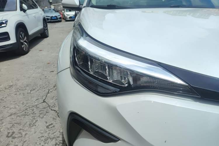 Used Toyota IZOA 2023 2.0L Enjoy Edition Right Front Headlight