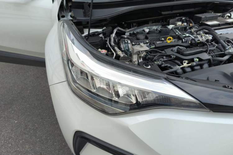 Used Toyota IZOA 2023 2.0L YiXiang CARE Edition Right Front Headlight