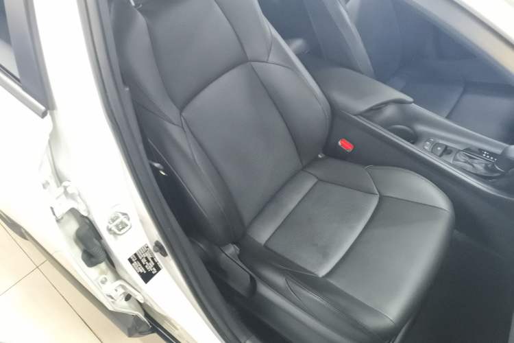 Used Toyota IZOA 2023 2.0L Enjoy Edition Right Front Seat