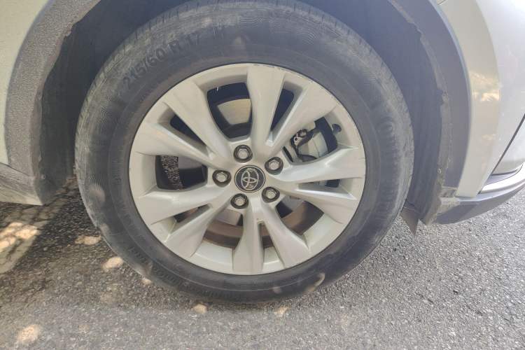 Used Toyota IZOA 2023 2.0L Enjoy Edition Right Front Wheel Hub