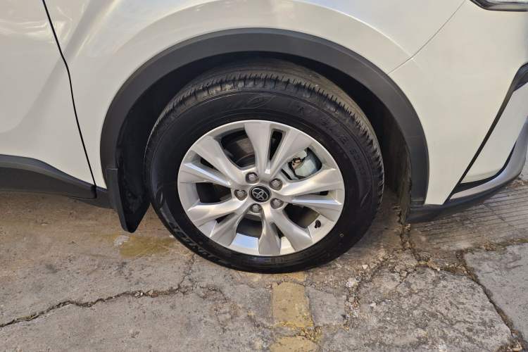 Used Toyota IZOA 2023 Dual-Motor 2.0L Yixiang Edition Right Front Wheel Hub