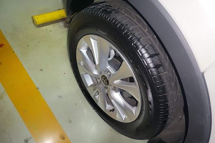 Used Toyota IZOA 2023 2.0L Yixing Version Right Rear Wheel Hub