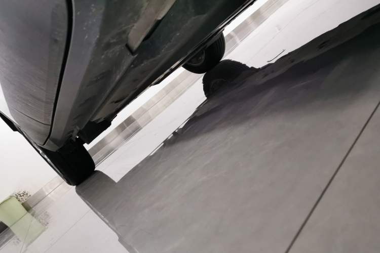 Used Toyota IZOA 2023 2.0L Enjoy Edition Right Side Sill