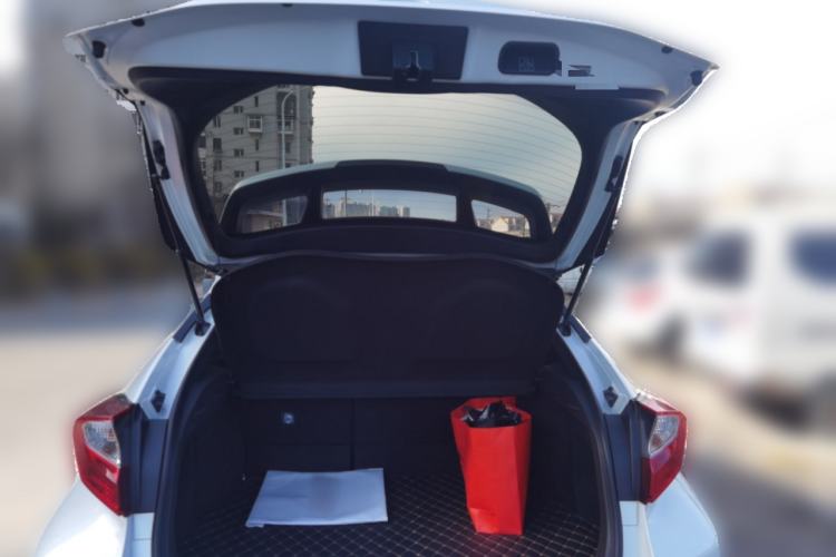 Used Toyota IZOA 2023 2.0L 20th Anniversary Platinum Edition Trunk