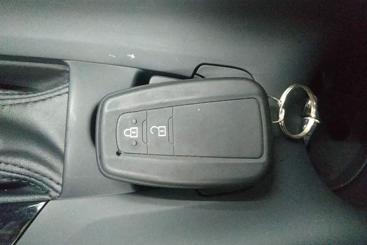 Used Toyota IZOA 2023 2.0L Enjoy Edition Vehicle Key