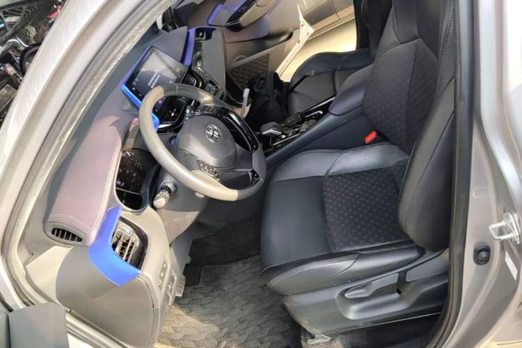Used Toyota IZOA EV 2020 E·Smart Edition Left Front Seat