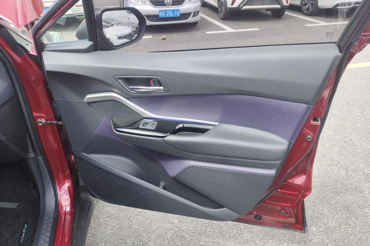 Used Toyota IZOA EV 2020 E·Smart Edition Right Front Door Interior