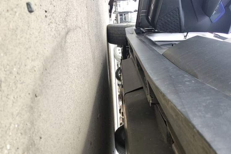 Used Toyota IZOA EV 2020 E·Smart Edition Left Side Sill