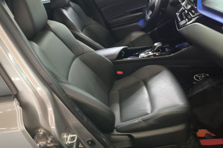 Used Toyota IZOA EV 2020 E·Smart Edition Right Front Seat
