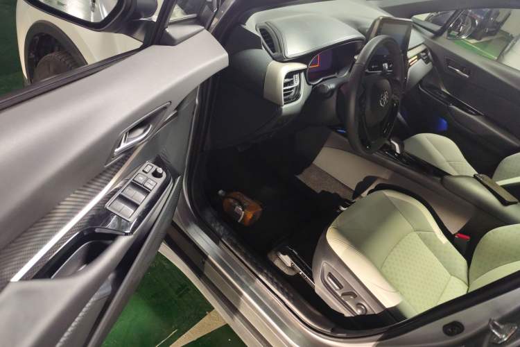 Used Toyota IZOA EV 2020 E·Elite Edition Interior 3