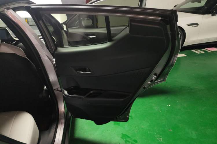 Used Toyota IZOA EV 2020 E·Elite Edition Interior 6