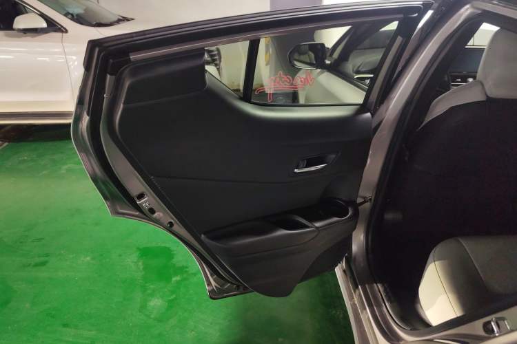 Used Toyota IZOA EV 2020 E·Elite Edition Interior 8