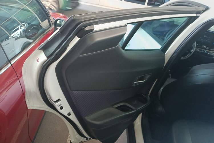 Used Toyota IZOA EV 2020 E·Smart Edition Interior 8