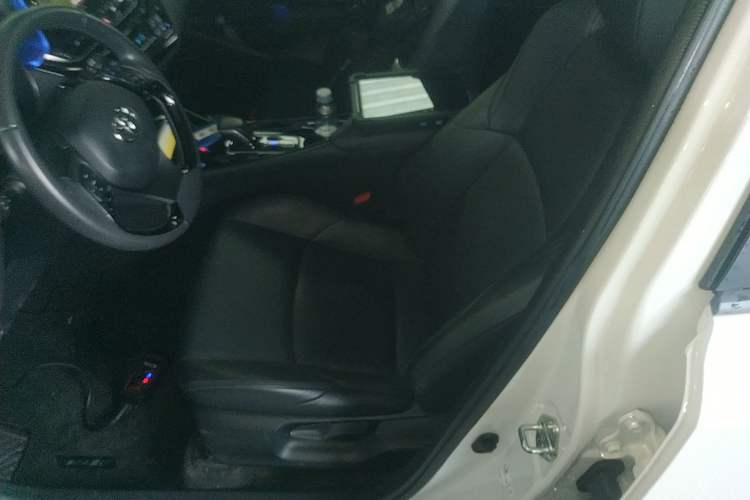 Used Toyota IZOA EV 2020 E·Smart Edition Left Front Seat