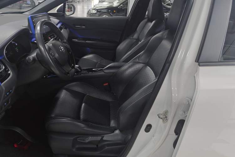 Used Toyota IZOA EV 2020 E·Smart Edition Left Front Seat