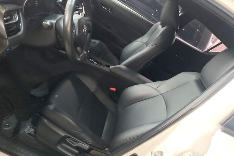 Used Toyota IZOA EV 2020 E·Smart Edition Left Front Seat