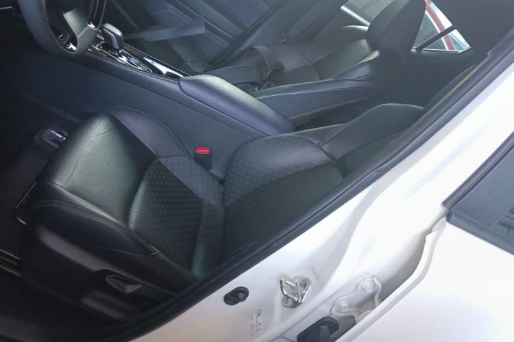 Used Toyota IZOA EV 2020 E·Smart Edition Left Front Seat