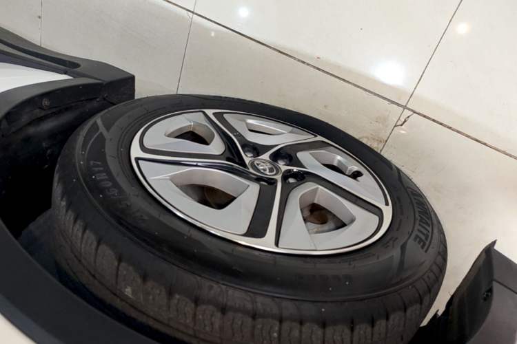 Used Toyota IZOA EV 2020 E·Smart Edition Left Front Wheel Hub