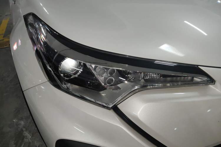 Used Toyota IZOA EV 2020 E·Smart Edition Right Front Headlight